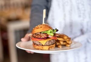 Hovězí cheeseburger